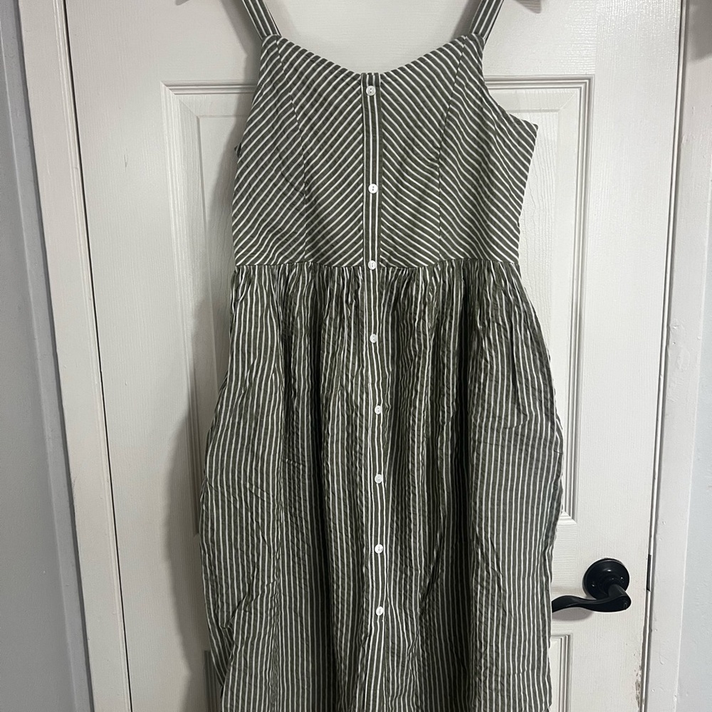 Bombay Black and White Sleeveless Scoop Neck Sundress